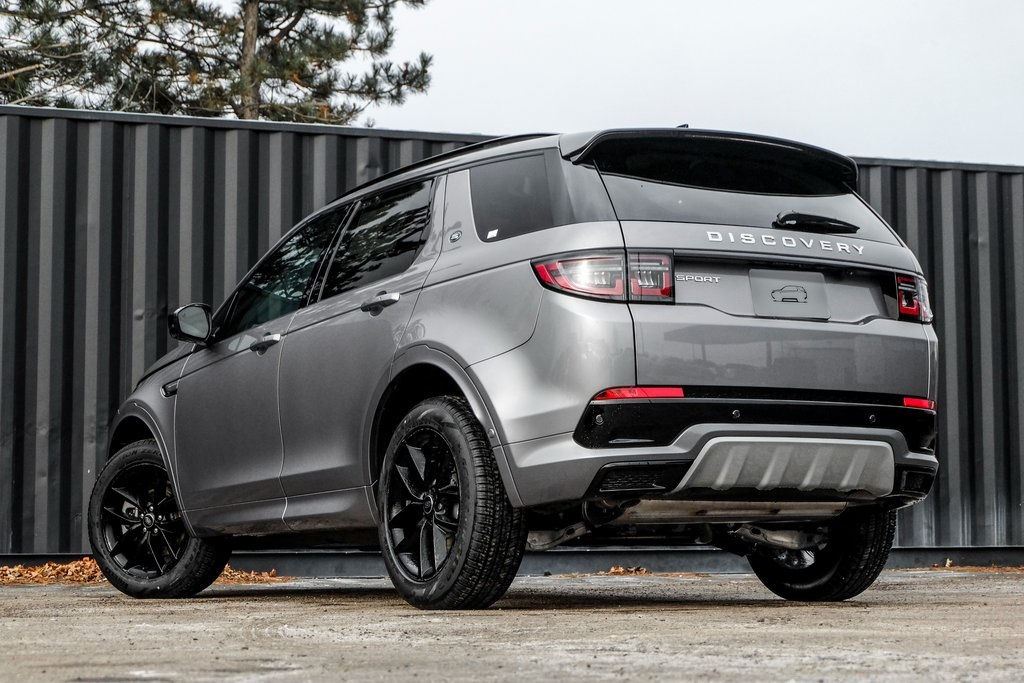 2025 Land Rover Discovery Sport S photo 2