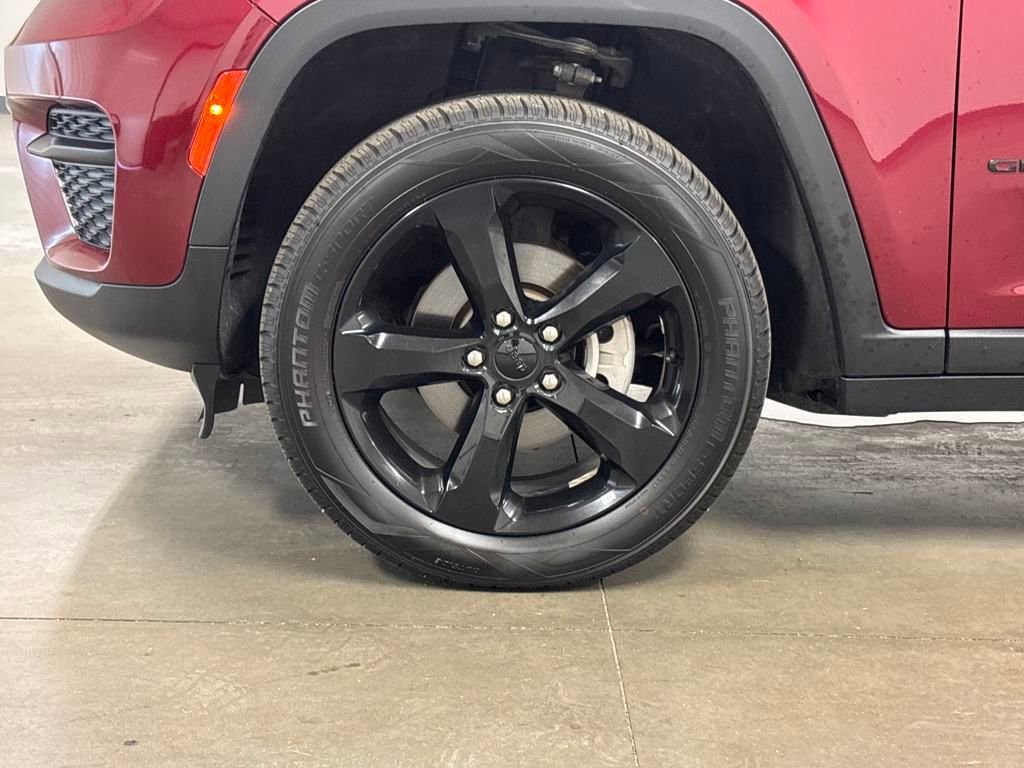 2023 Jeep Grand Cherokee Altitude photo 4