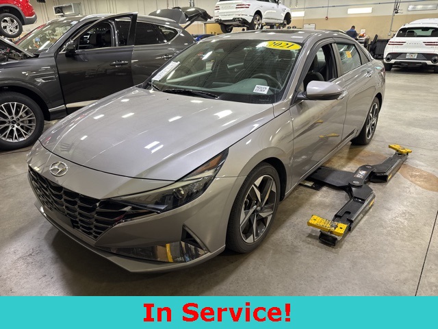 2021 Hyundai Elantra SEL photo 3