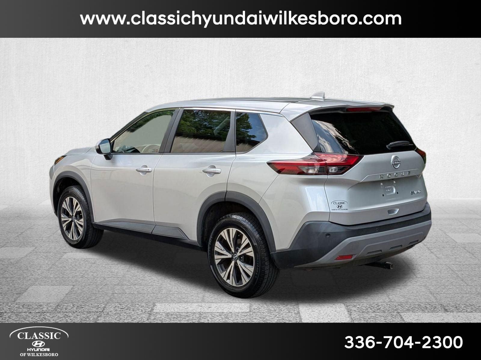 2022 Nissan Rogue SV photo 7