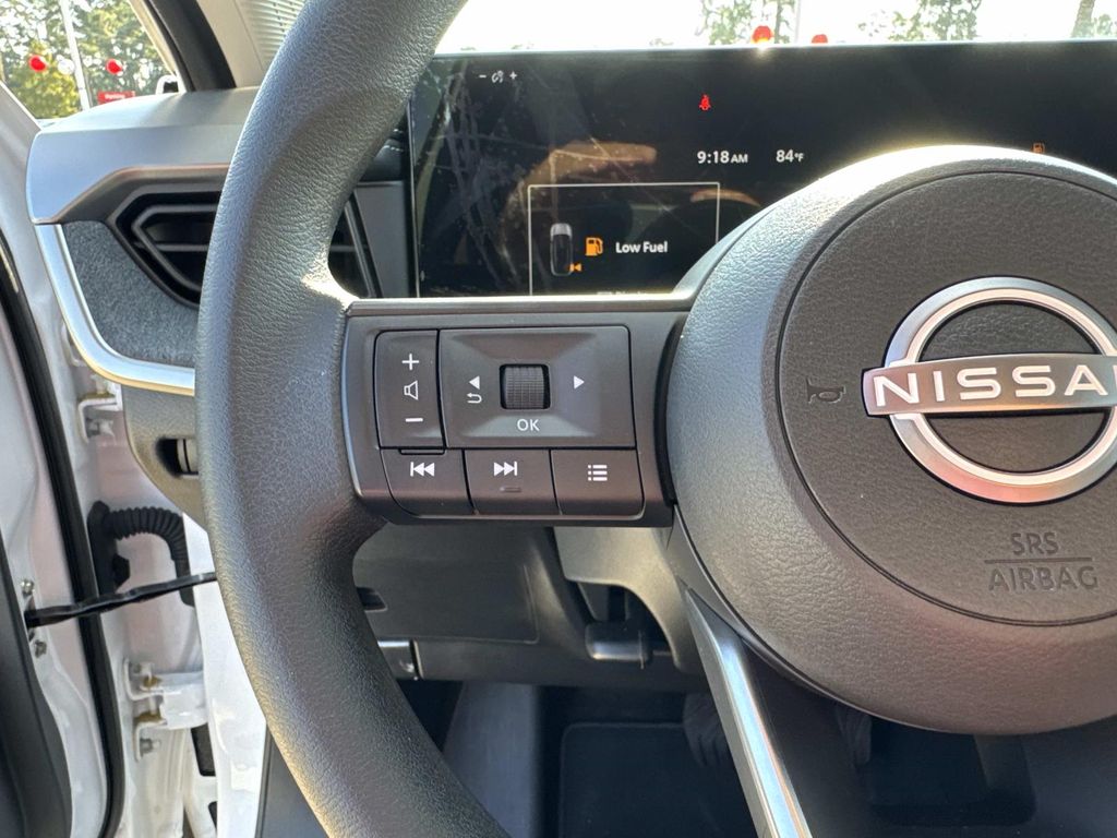 2025 Nissan Kicks SV photo 21