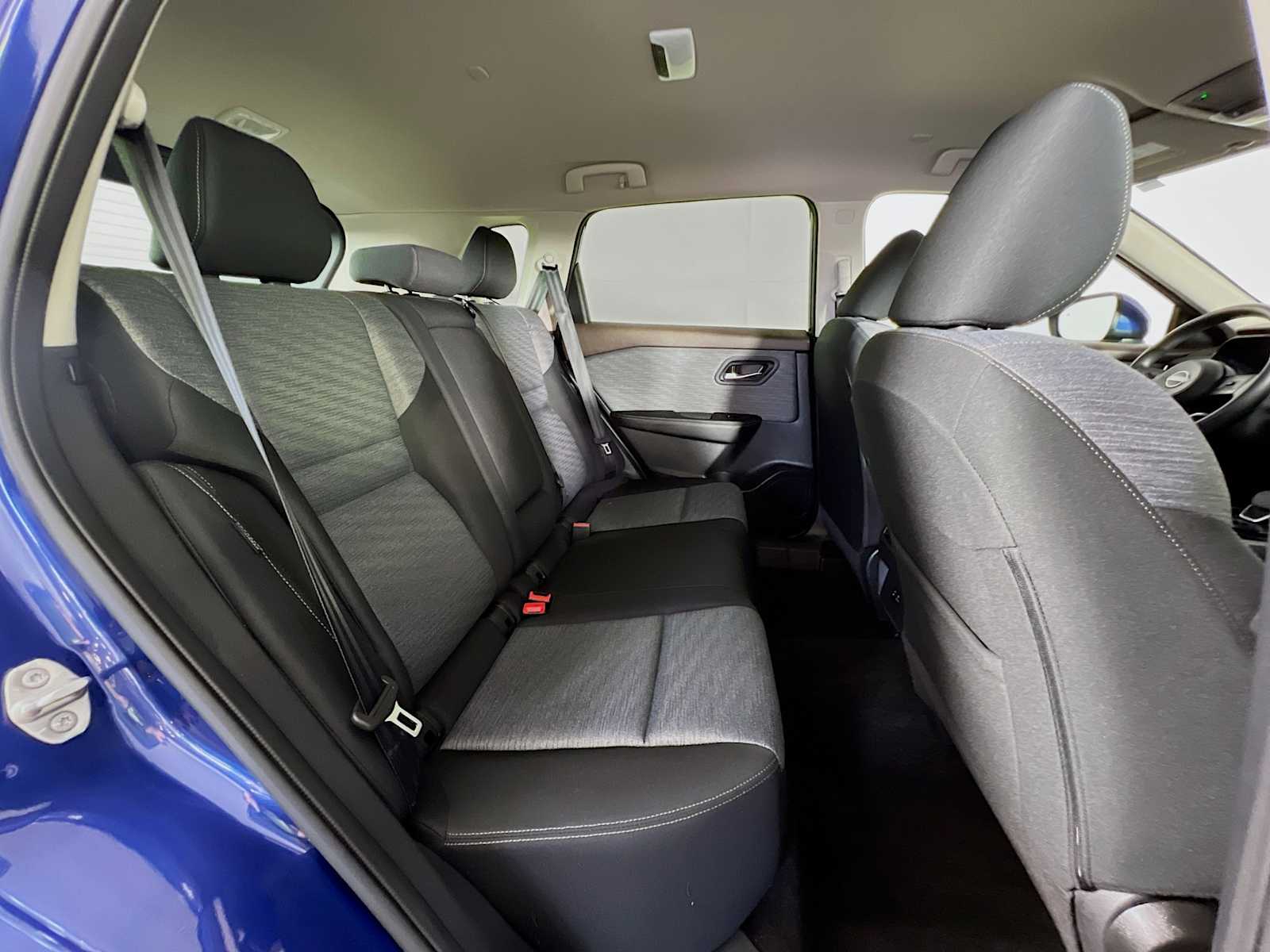 2023 Nissan Rogue SV photo 26