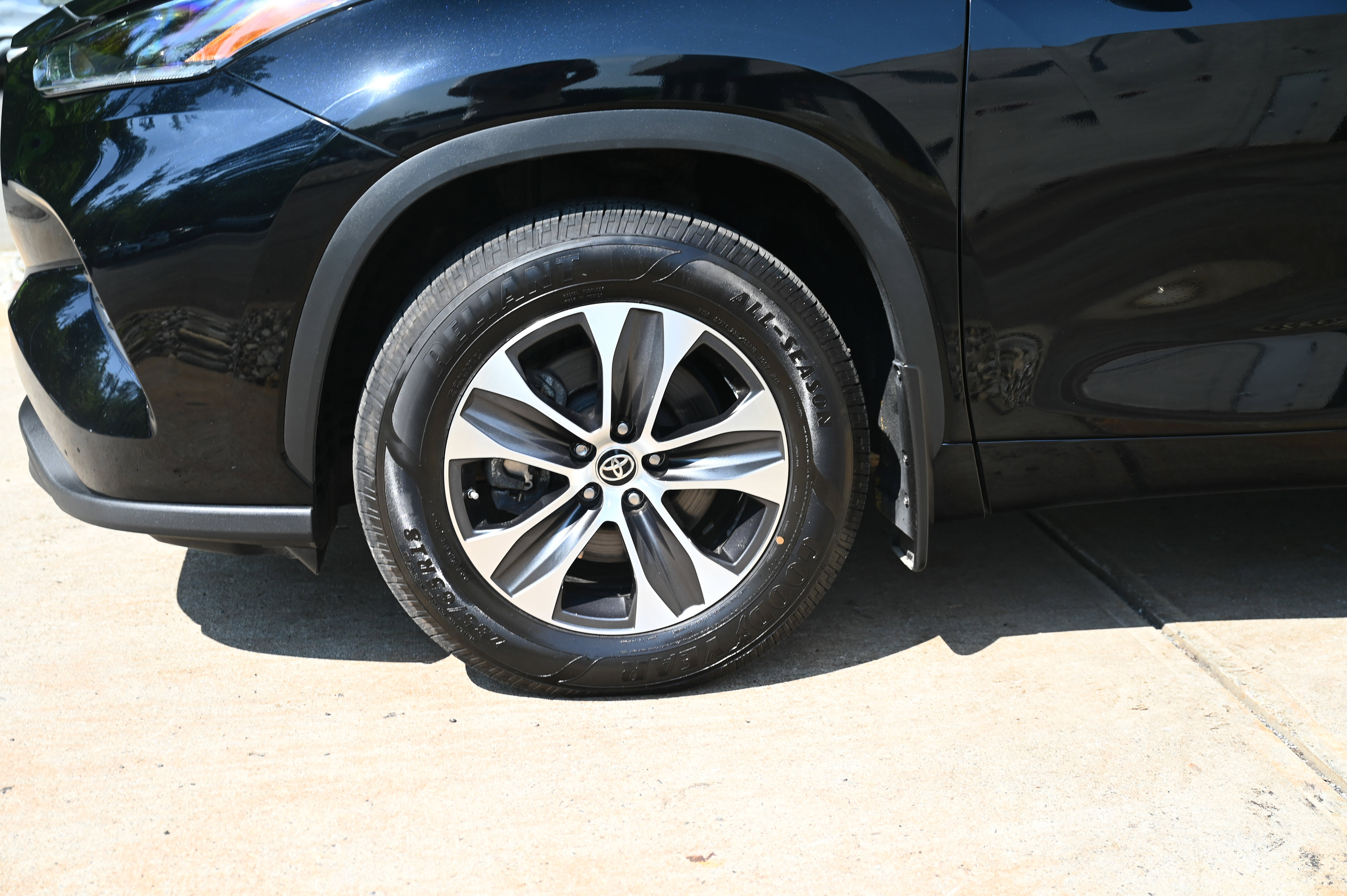 2021 Toyota Highlander XLE photo 11
