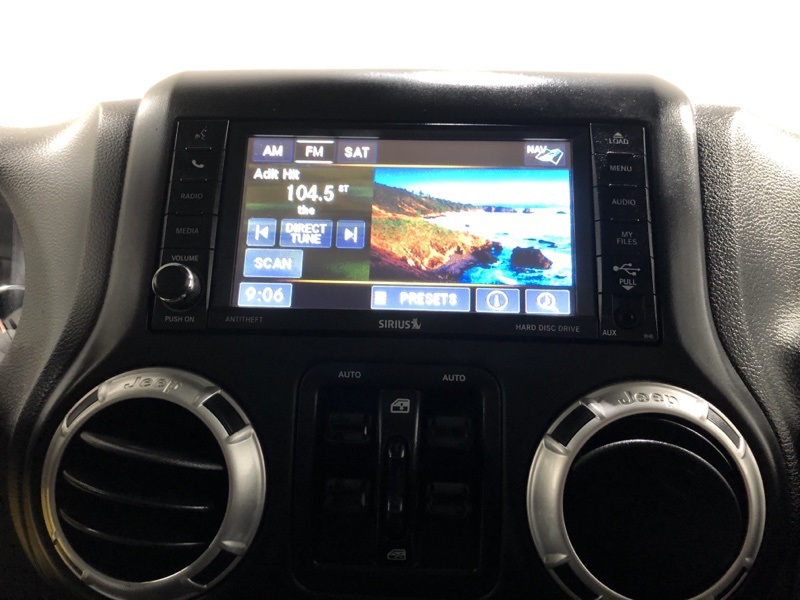 2016 Jeep Wrangler Unlimited Sahara photo 23