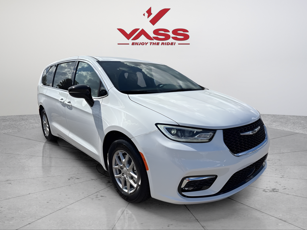 2026 Chrysler Pacifica Select's photo