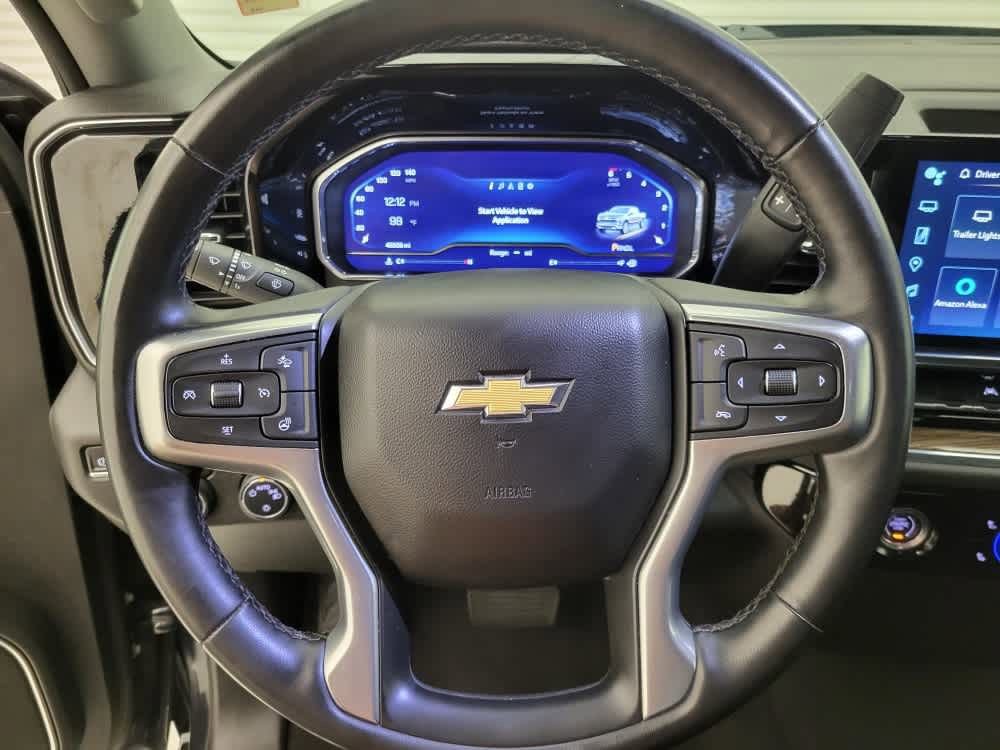 2023 Chevrolet Silverado 1500 LT photo 3