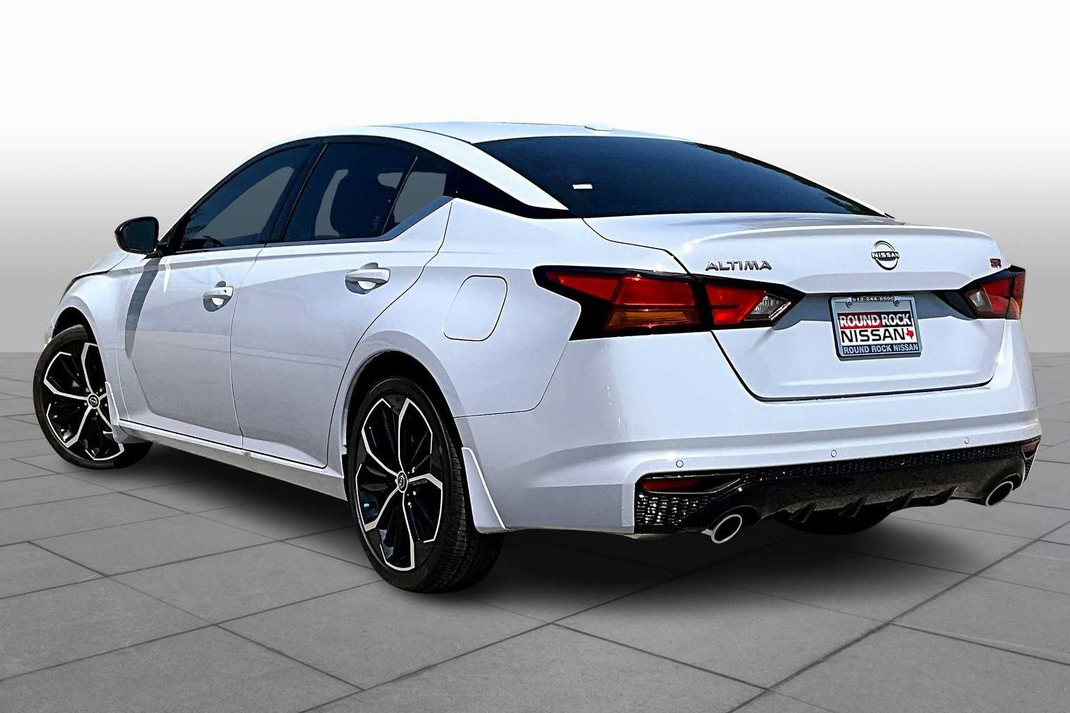 2025 Nissan Altima 2.5 SR photo 7