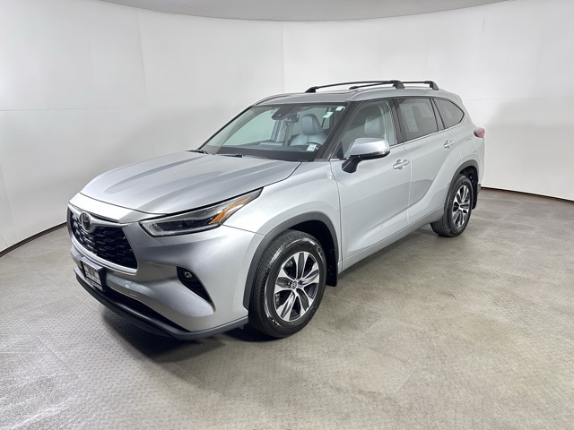 2021 Toyota Highlander XLE photo 6