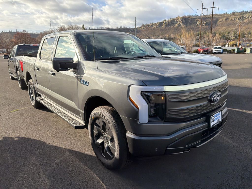 2025 Ford F-150 Lightning Lariat's photo
