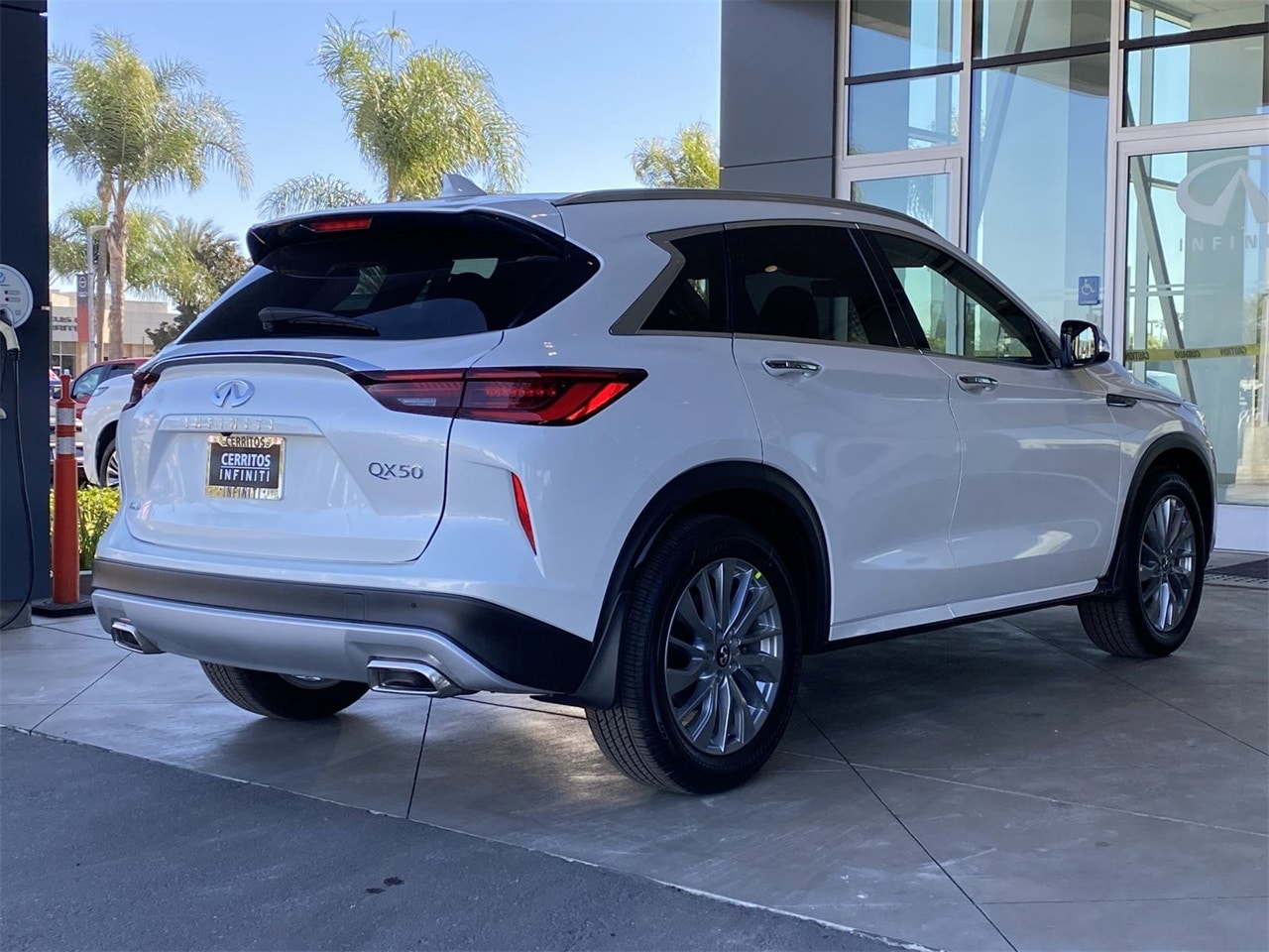 2025 Infiniti QX50 Luxe photo 6