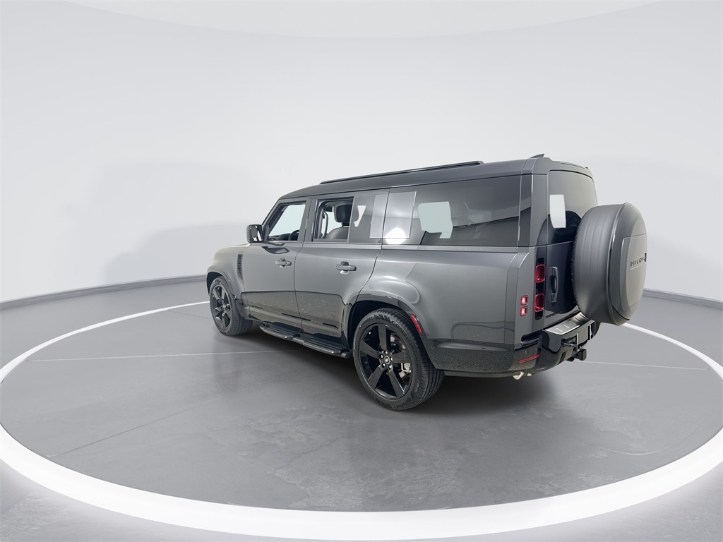 2025 Land Rover Defender 130 X-Dynamic SE photo 6