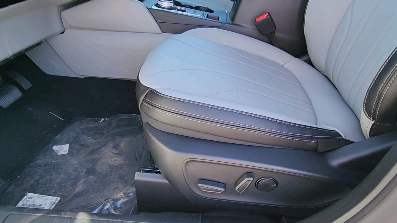 2025 Ford Escape Plug-In Hybrid photo 16