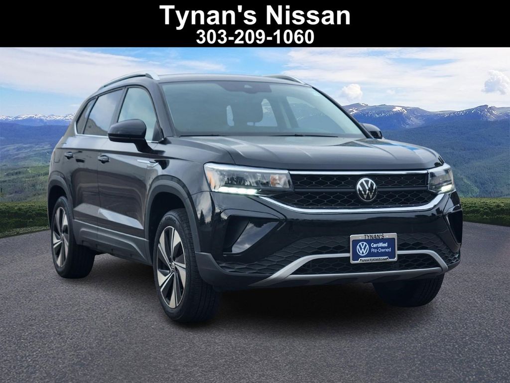 2024 Volkswagen Taos SE's photo