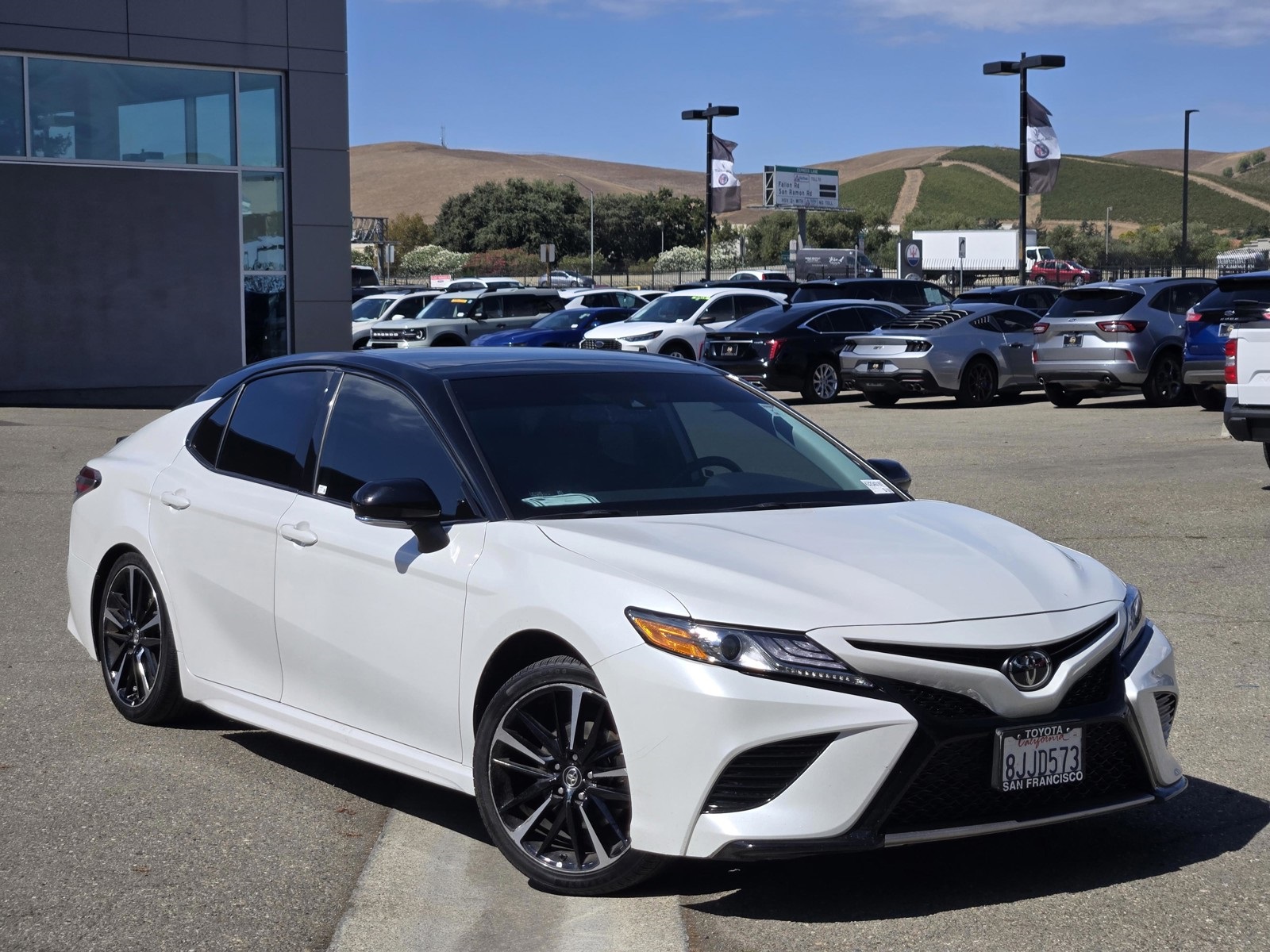 2019 Toyota Camry XSE photo 8