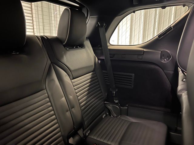 2020 Land Rover Discovery HSE Luxury photo 16