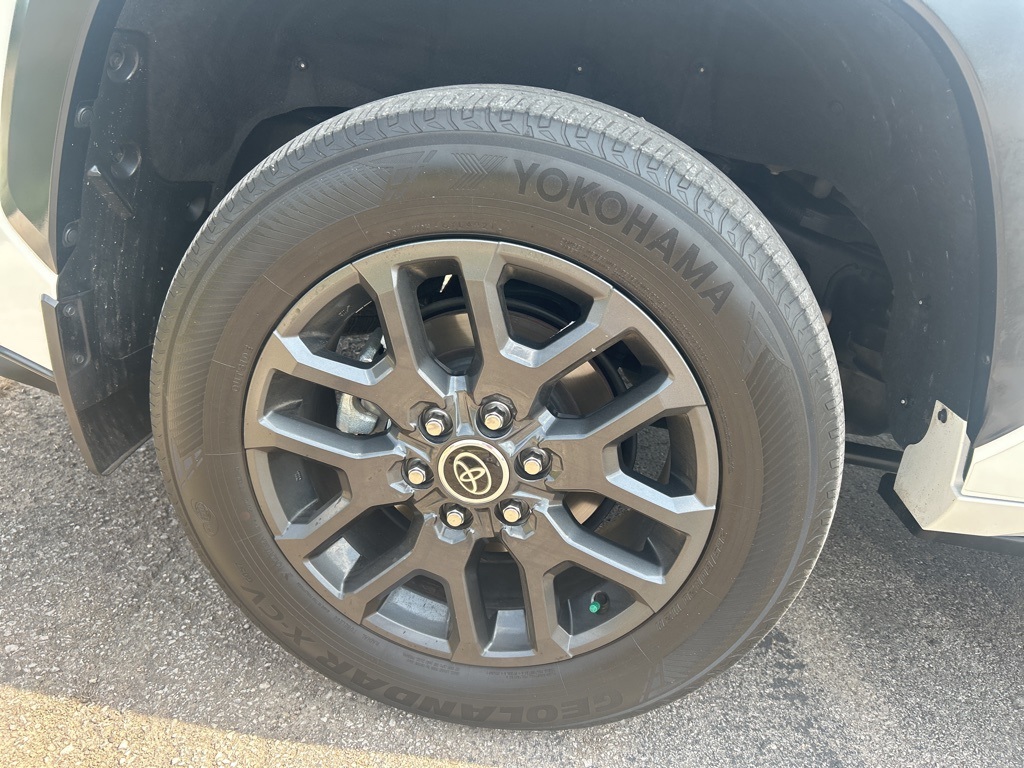 2023 Toyota Sequoia photo 4