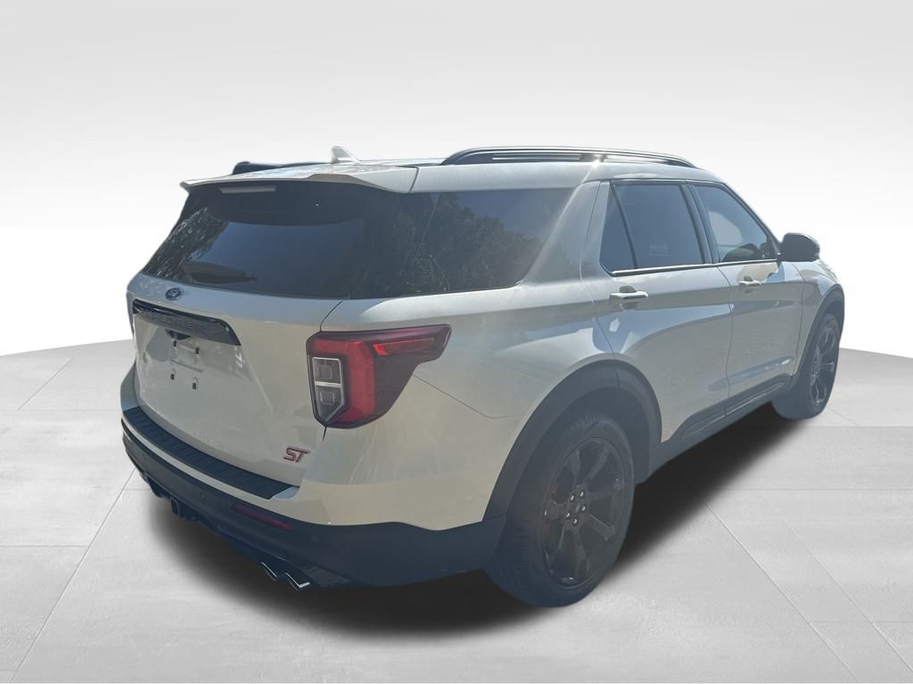 2023 Ford Explorer ST photo 4