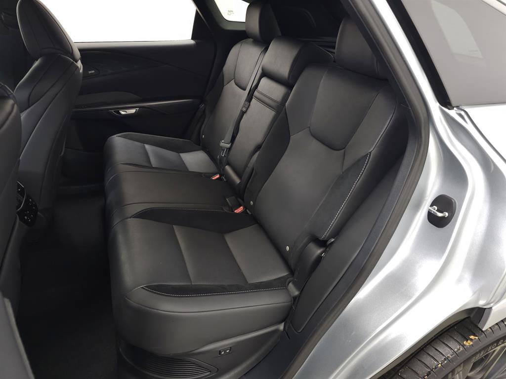 2024 Lexus RX Hybrid 500h - Photo 39