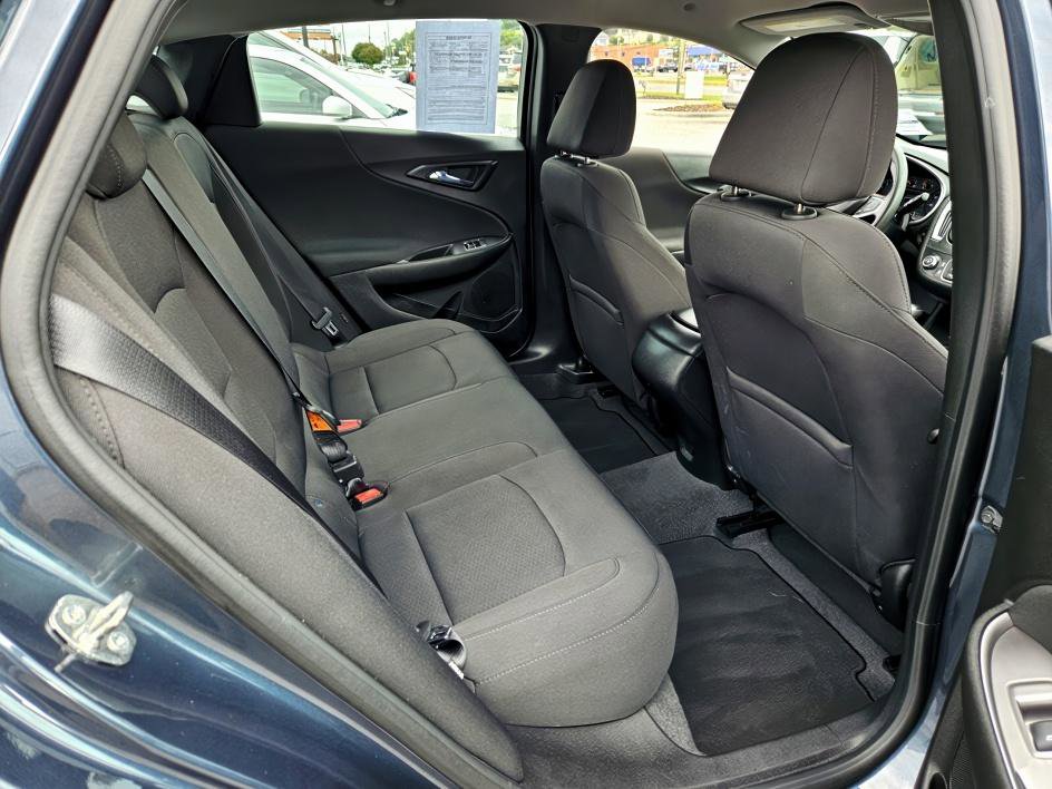 2019 Chevrolet Malibu LS photo 14