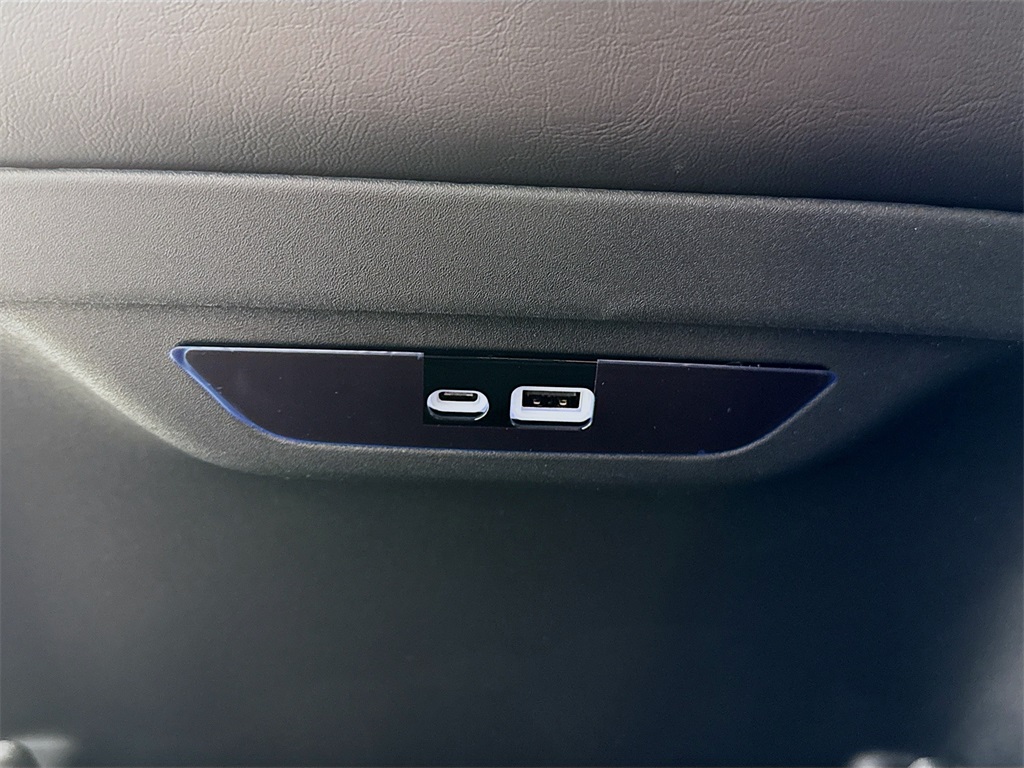 2025 Chrysler Pacifica photo 23
