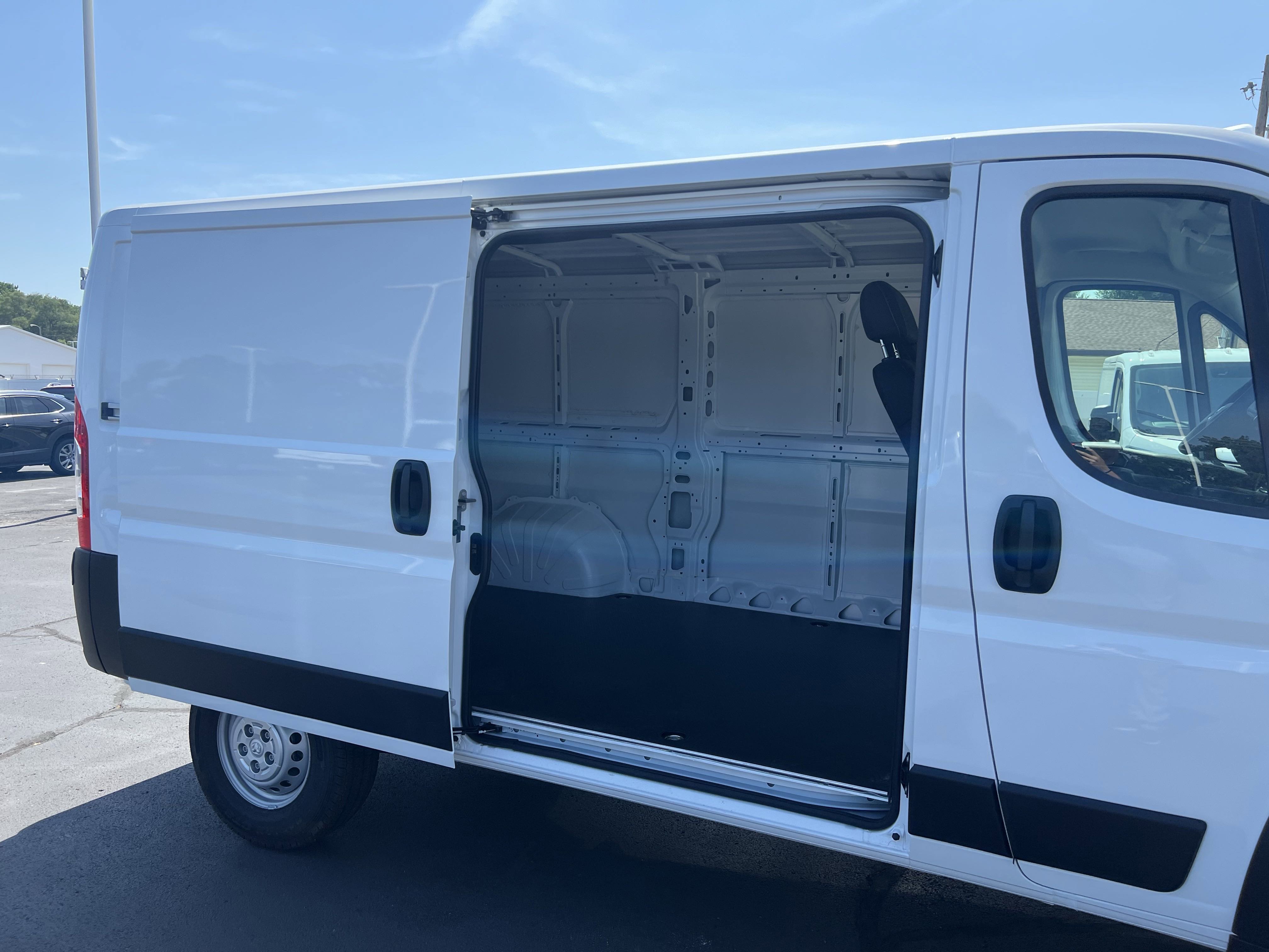 2025 Ram ProMaster 2500 photo 4