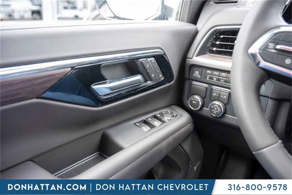 2025 Chevrolet Tahoe Premier photo 16