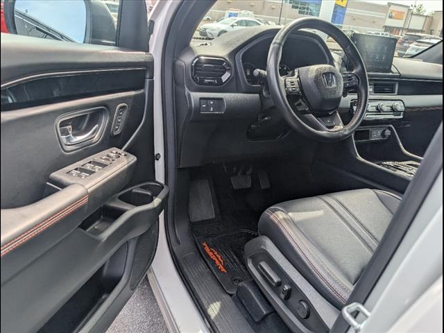 2025 Honda Pilot TrailSport photo 4