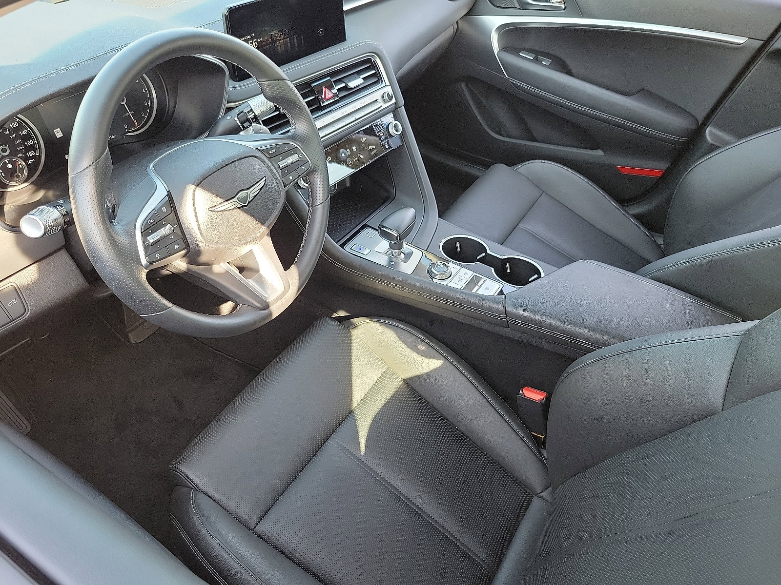 2025 Genesis G70 2.5T photo 3