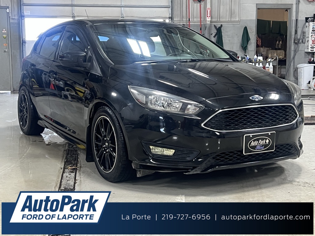 2015 Ford Focus SE's photo