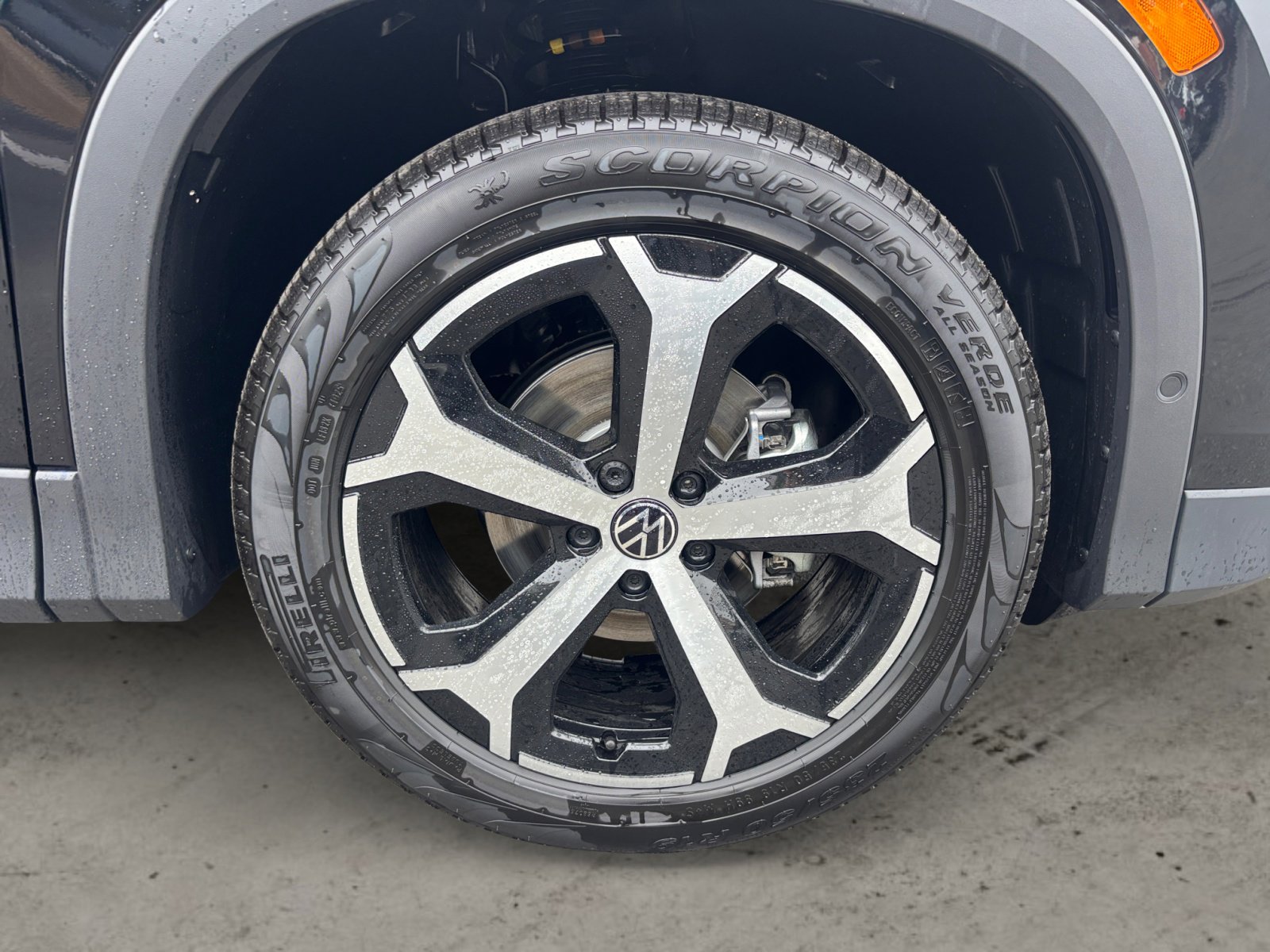 2025 Volkswagen Tiguan SE photo 13