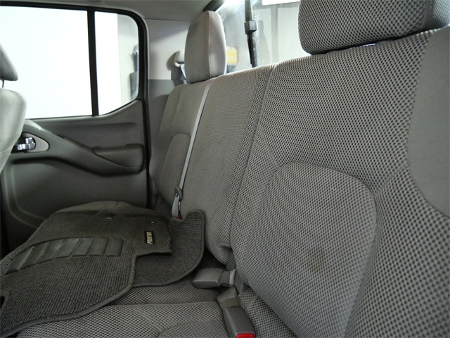 2017 Nissan Frontier SV photo 14