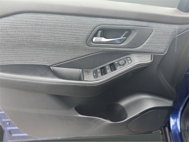2023 Nissan Rogue SV photo 9
