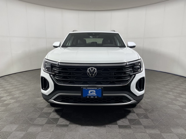 2025 Volkswagen Atlas Cross Sport SE photo 3