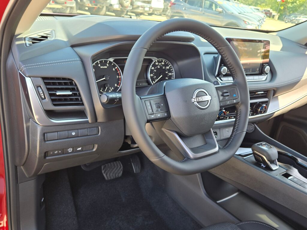 2026 Nissan Rogue SV photo 18