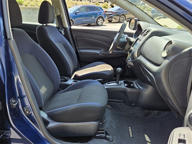 2012 Nissan Versa 1.6 SV photo 15