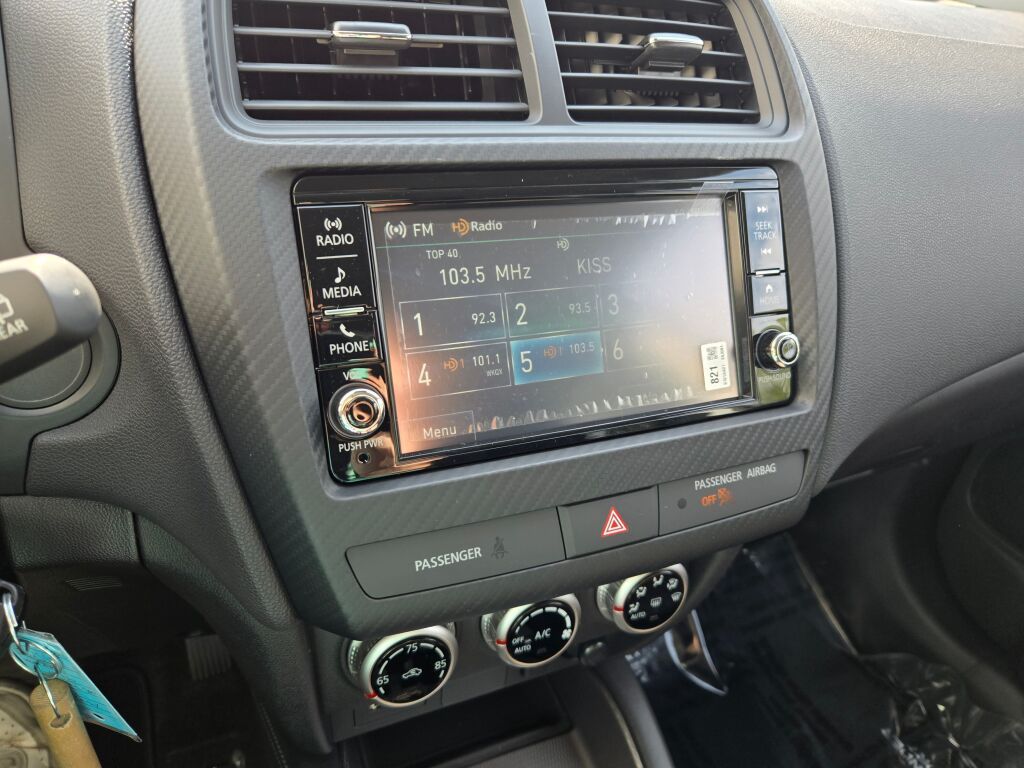 2025 Mitsubishi Outlander Sport ES photo 17