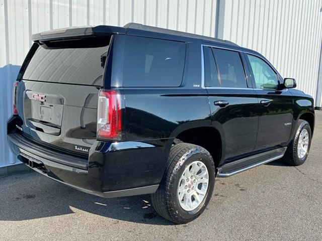 2017 Gmc Yukon SLT photo 3
