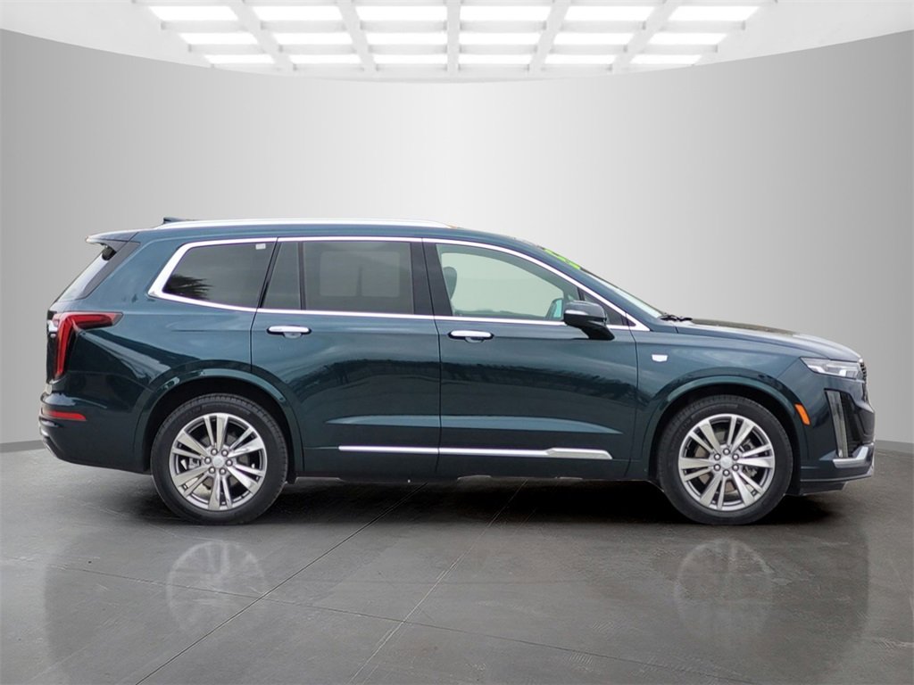 2025 Cadillac XT6 Premium Luxury photo 3