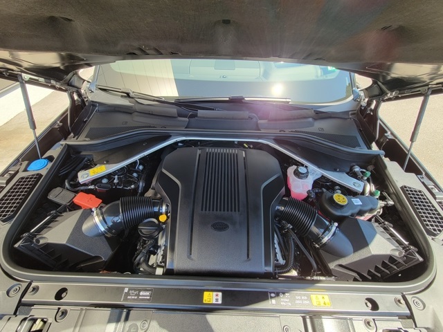 2024 Land Rover Range Rover SE photo 11