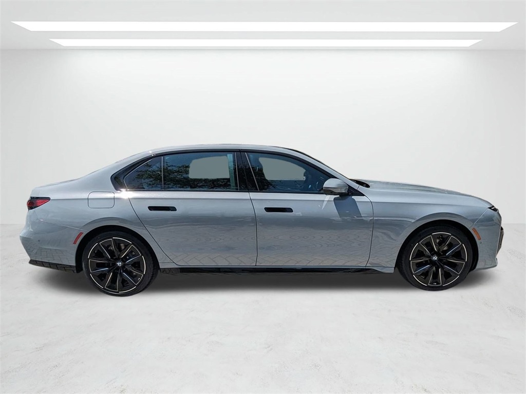 New 2025 Oxide Grey Metallic BMW 760i xDrive image 3