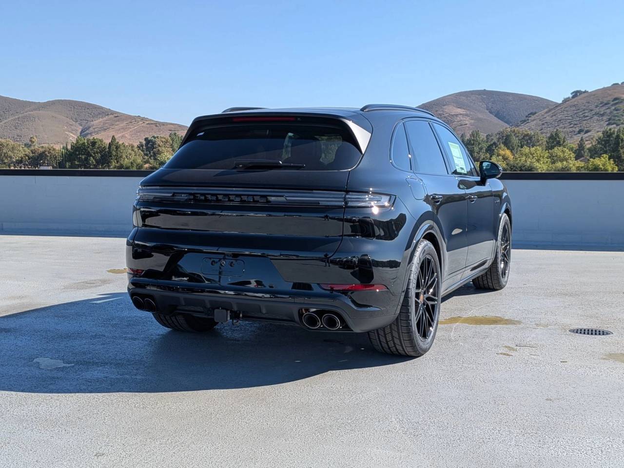 2025 Porsche Cayenne E-Hybrid photo 9