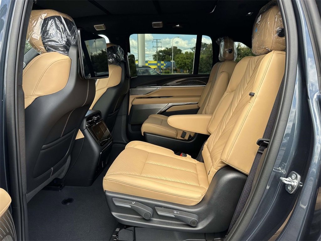 2026 Cadillac Escalade IQ Premium Sport photo 13