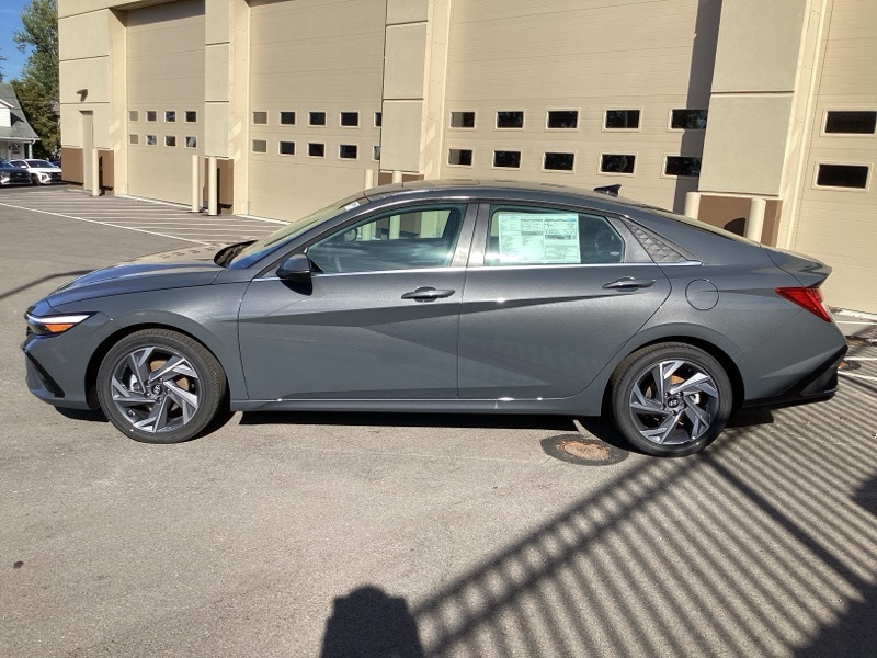 2025 Hyundai Elantra Hybrid Limited photo 4