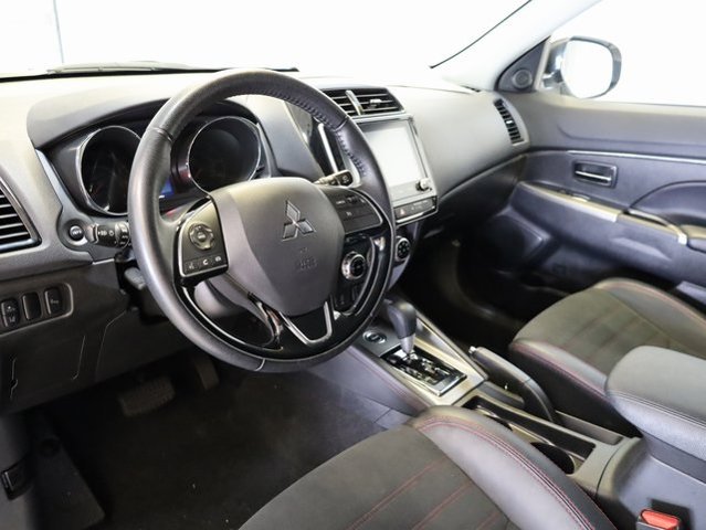 2024 Mitsubishi Outlander Sport SE photo 2