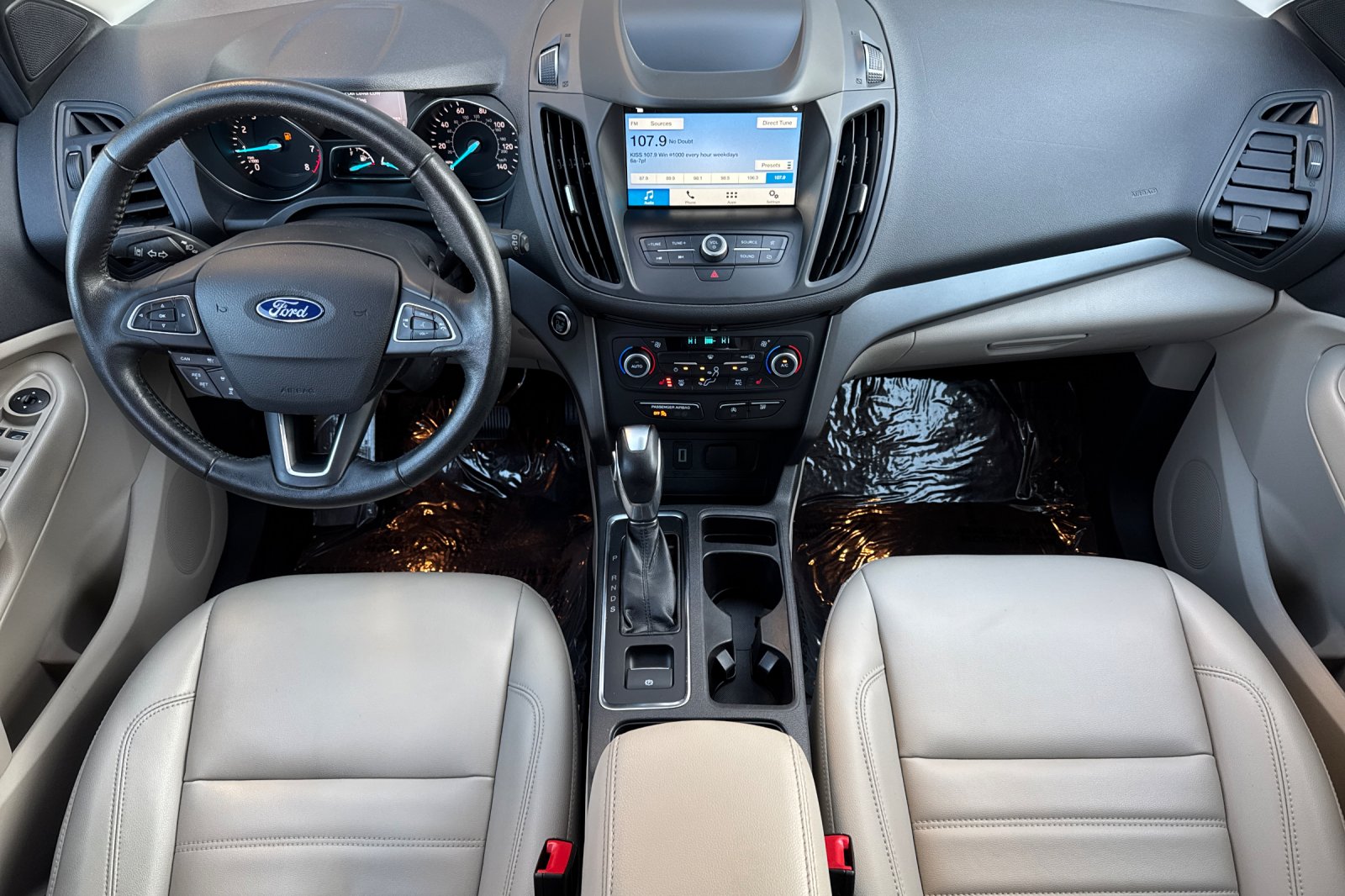 2019 Ford Escape SEL photo 3