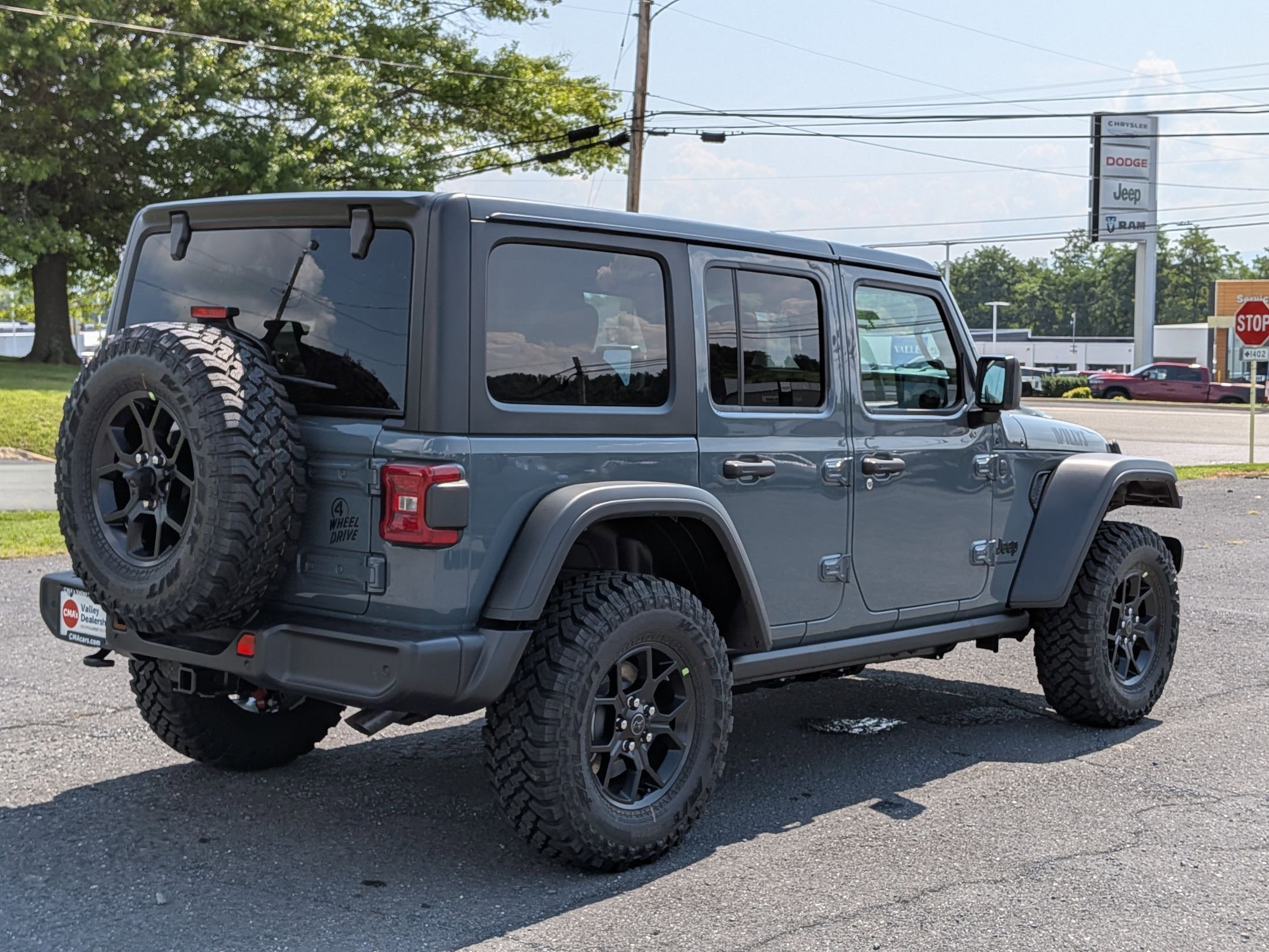 2025 Jeep Wrangler Willys photo 5