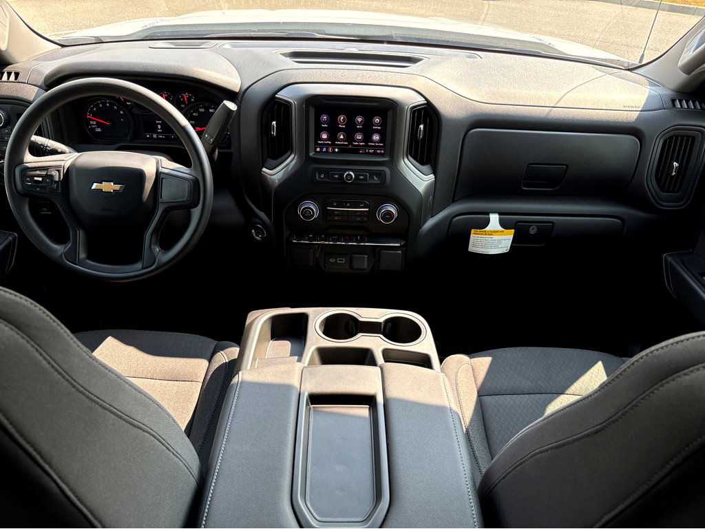 2025 Chevrolet Silverado 1500 Custom photo 2