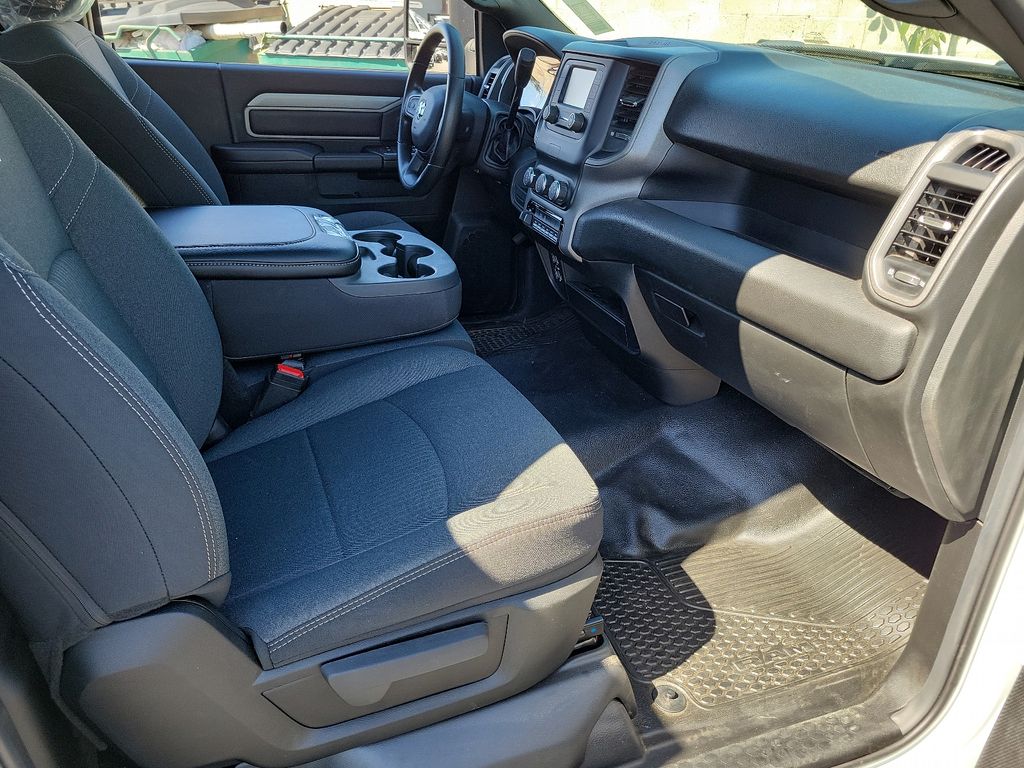 2023 Ram 5500 Tradesman photo 9