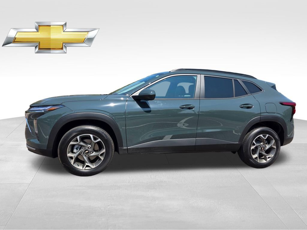 2025 Chevrolet Trax LT photo 3