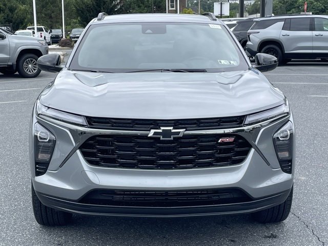 2025 Chevrolet Trax photo 2